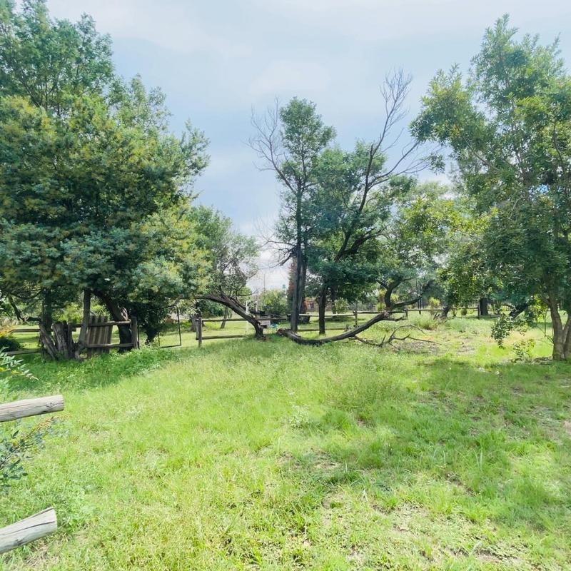 7 Bedroom Property for Sale in Golf View North West